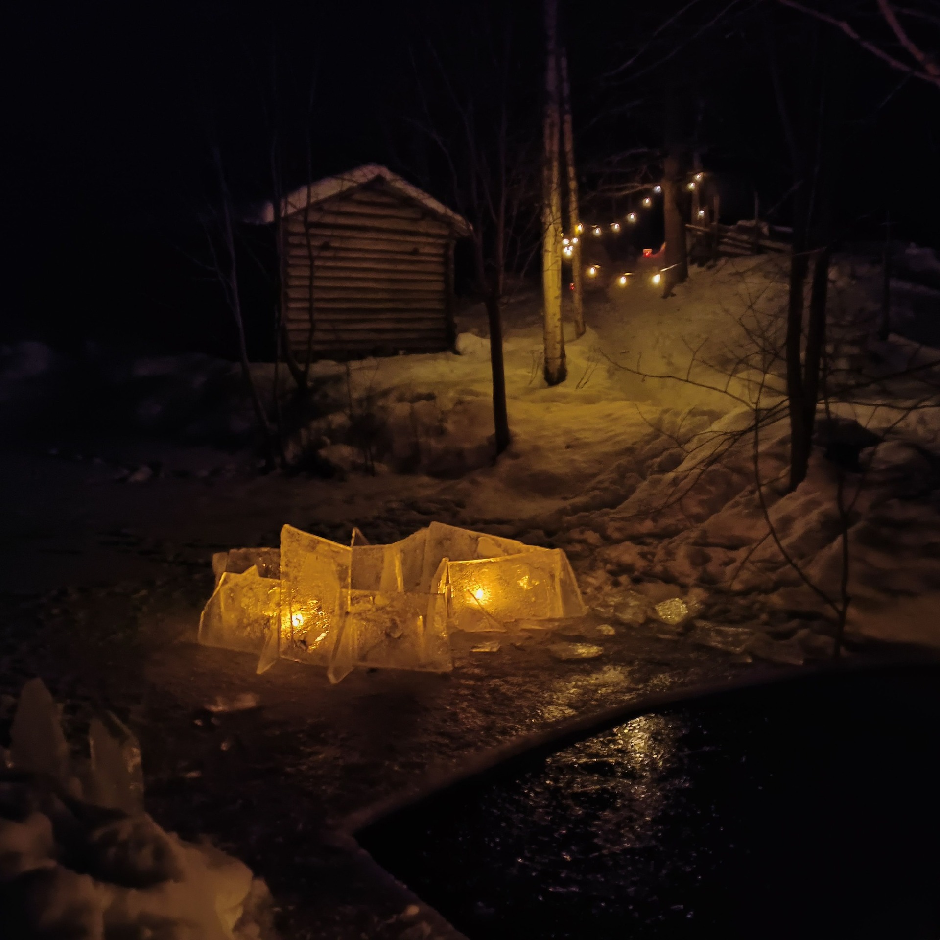 Islykter ved dammen som kan bades i hele året